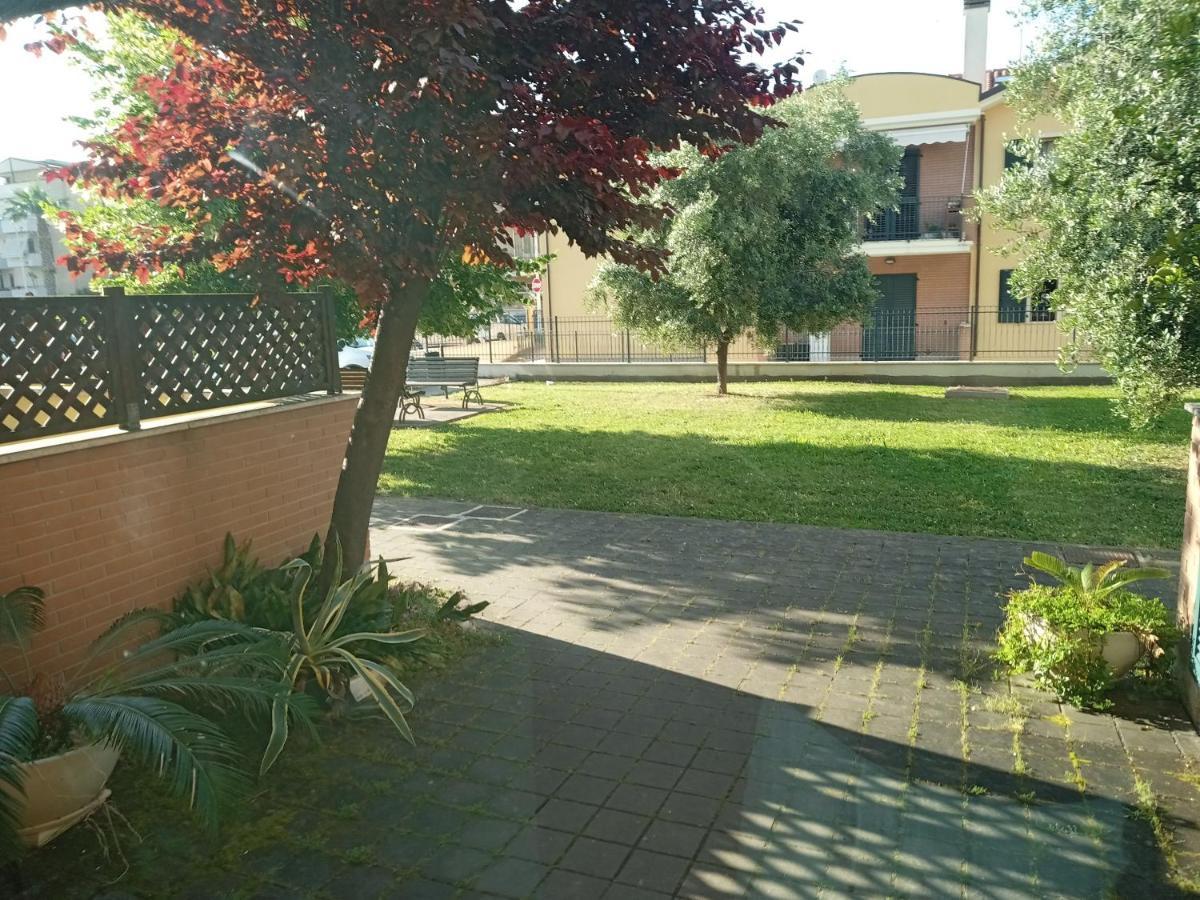 Casa Giardino Apartment San Benedetto del Tronto Bagian luar foto